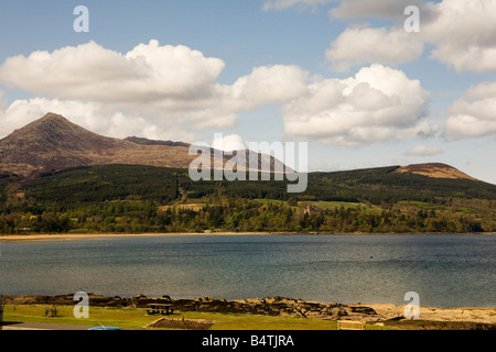 Goat Fell sur l'île d'Arran en Écosse de l'Ouest prise dans la ville de Brodick Banque D'Images