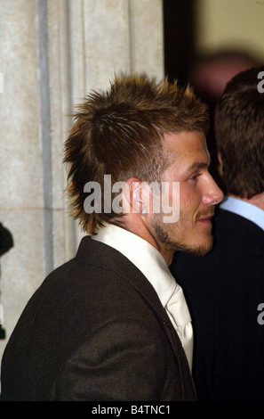 Le capitaine David Beckham Angleterre Mai 2002 à l'extérieur de 10 Downing Street, Londres, après une réunion avec le Premier Ministre Tony Blair. Plus tôt aujourd'hui l'Angleterre, l'entraîneur Sven-Goran Eriksson annoncé le 23 l'équipe qui se rendra en Chine et en Corée en juin pour la finale de la Coupe du Monde de la FIFA. ©Mirrorpix ©Mirrorpix Banque D'Images