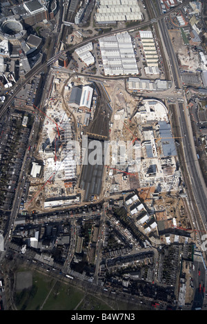 Vue aérienne au nord-ouest de la ville de Westfield Développement Blanc Site de construction Wood Lane West Cross Vélo Uxbridge Road Londres W12 Banque D'Images