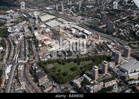 Vue aérienne au nord-est de Westfield Ville Blanche de construction pour le développement de l'Ouest Route Cross Site Shepherd s Bush Common Londres W12 Banque D'Images