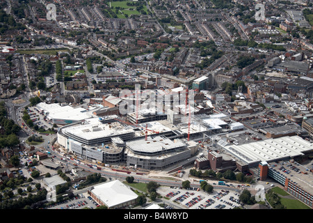 Vue aérienne du centre-ville de Derby de l'ouest Les travaux de construction de la rue trafic Bradshaw façon maisons de banlieue Derbyshire DE1 England UK Banque D'Images