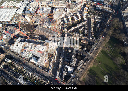 Vue aérienne au nord-est de Westfield Ville Blanche de construction pour le développement de l'Ouest Route Cross Site Shepherd s Bush Common Londres W12 Banque D'Images