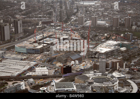 Vue aérienne au sud-est de la ville de Westfield Développement Blanc Site de Construction à l'ouest de la Route Centre de BBC TV Wood Lane Londres W12 Banque D'Images