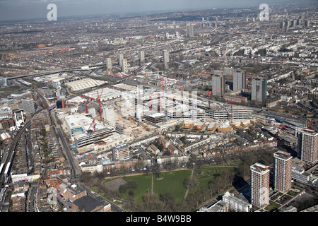 Vue aérienne nord-est de la ville de Westfield White Shepherd Site Construction Développement s Bush Common London W12 UK 2007 Banque D'Images