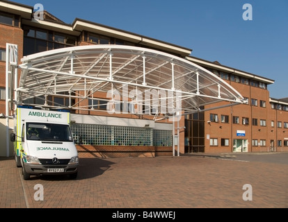 Entrée d'urgence ou d'accident, l'Hôpital général d'Epsom, Epsom, Angleterre Banque D'Images