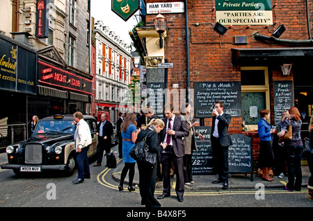 London Pub Bar Soho West End Angleterre Ale Bière Banque D'Images