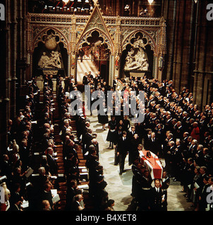 Funérailles du Comte Mountbatten Septembre 1979 Suivi de la famille royale l'abbaye de Westminster par coffin Banque D'Images