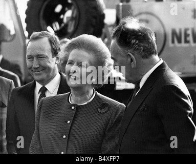 Margaret Thatcher lors de la cérémonie de pose de la pierre de fondation au St Peter s Basin Newcastle Quayside Banque D'Images