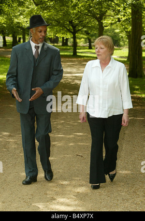 Mère de Mary Anne leneghan Susan Harris avec le père de Tony thomas adrian thomas Mai 2006 Mai 2006 Banque D'Images