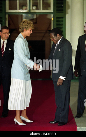 La princesse Diana visite outre-mer Zimbabwe 1993 1907 1993 Banque D'Images