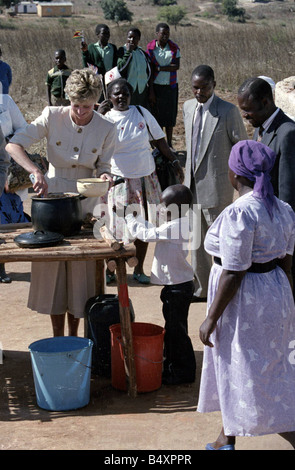 La princesse Diana visite outre-mer Zimbabwe 1993 1907 1993 Banque D'Images