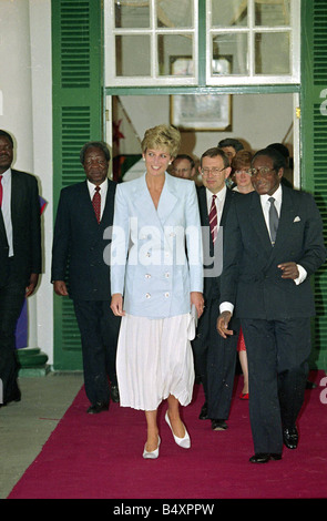 La princesse Diana visite outre-mer Zimbabwe 1993 1907 1993 Banque D'Images