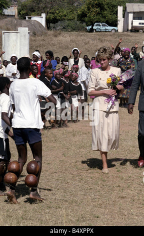 La princesse Diana visite outre-mer Zimbabwe 1993 1907 1993 Banque D'Images