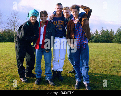 Groupe pop prendre qui posent pour des photos de groupe de gauche à droite, Robbie Williams Mark Owen, Gary Barlow, Jason Orange et Howard Donald Novembre 1992 Banque D'Images