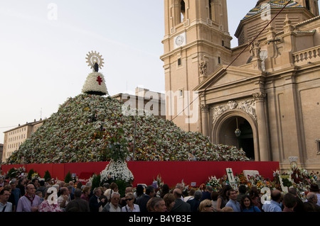 Notre Dame du pilier pendant les fiestas del Pilar'. Saragosse. Espagne Banque D'Images