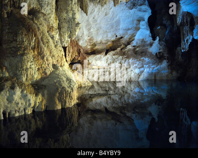 Grotta del Bue Marino au Golf d'Orosei, Sardaigne Banque D'Images