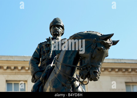 Statue équestre du comte Roberts le Britsh commandant dans la guerre des Boers donnant sur Horse Guards Parade à Londres UK Banque D'Images