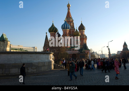 Lobnoye Mesto et St basilics cathédrale, place Rouge, Moscou Banque D'Images