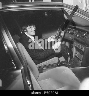 Fichiers Beatles John Lennon 1967 au London Motor Show Banque D'Images