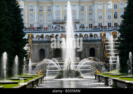 Août 2008 - La Grande Cascade à Peterhof Palace Saint-Pétersbourg Russie Banque D'Images