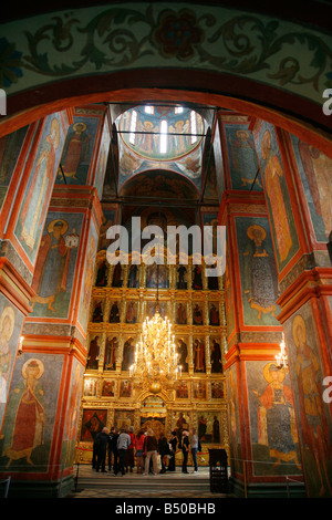 Sep 2008 - l'intérieur de la cathédrale de Smolensk Vierge au monastère Novodievitchi Moscou Russie Banque D'Images