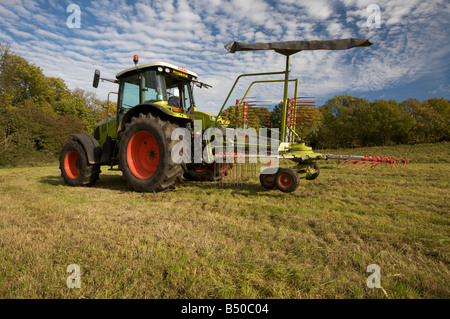 Claas Ares 697 ATZ aviron d'une récolte Ensilage UK Banque D'Images