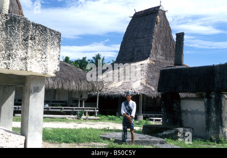 Raja et dalle à rende village sumba-est indonésie Banque D'Images