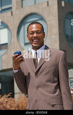 Un certain succès et African American businessman dans une combinaison de puissance Banque D'Images