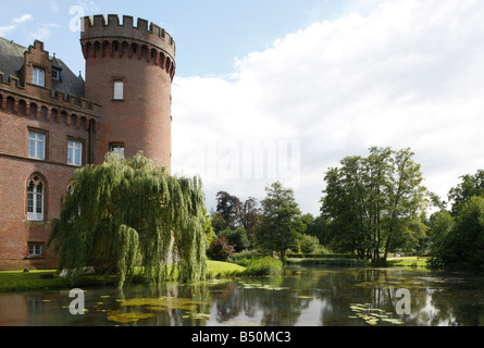 Moyland, Schloßpark, und im Abendlicht Westturm Schloßteich Banque D'Images