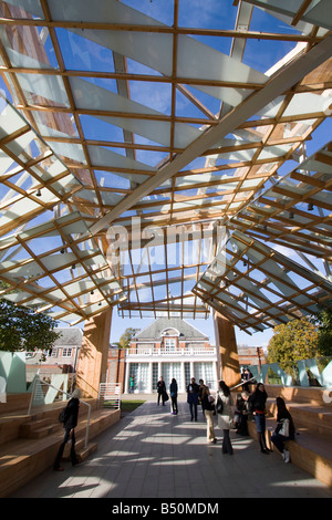 Serpentine Gallery pavilion 2008 Frank Gehry concepteur des jardins de Kensington le parc royal London England uk go Banque D'Images