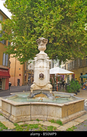 Une statue fontaine à Aix en Provence, France Banque D'Images