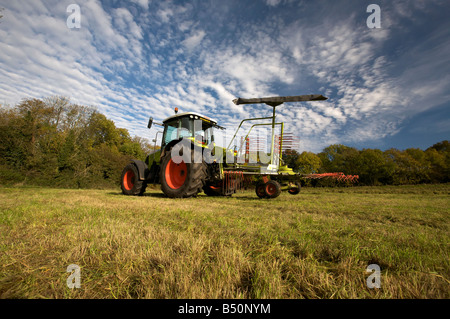 Claas Ares 697 ATZ aviron d'une récolte Ensilage UK Banque D'Images