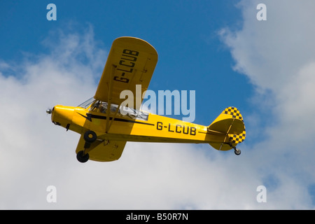 Avion Super Cub PA-18 à aiirborne ( Lashenden Headcorn), Ashford, Kent. Banque D'Images