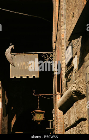 La Boutique Sign à Bologne, en Italie. Banque D'Images