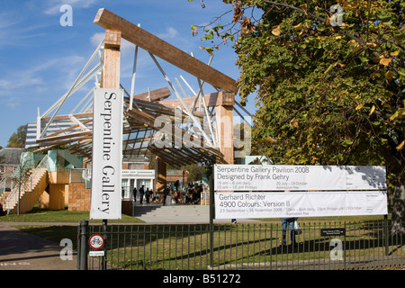 Serpentine Gallery pavilion 2008 Frank Gehry concepteur des jardins de Kensington le parc royal London England uk go Banque D'Images