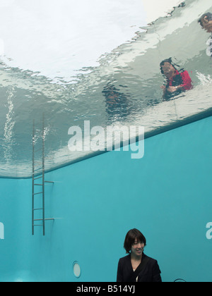 La piscine par Leandro Erlich, une installation artistique à la 21e siècle, musée d'art contemporain de Kanazawa Banque D'Images