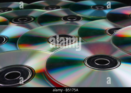 cd dvd discs over black background computers Banque D'Images