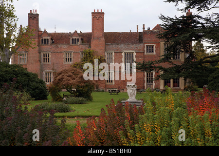 Kentwell Hall House & Gardens à l'automne à long Melford UK Suffolk Banque D'Images