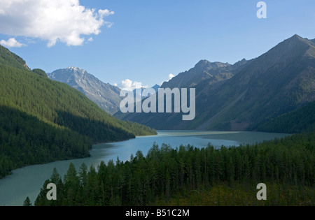 Vue panoramique sur le lac de Kucherlinskoe, montagnes de l'Altaï, en Sibérie, Russie Banque D'Images