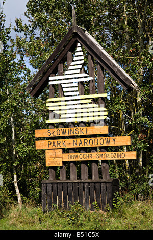 Panneau d'entrée pour le parc national de Slowinsky Pologne Banque D'Images