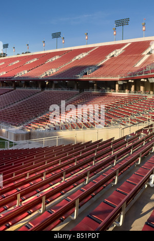 Dans les gradins du Stade de Stanford, Stanford, Californie, États-Unis Banque D'Images