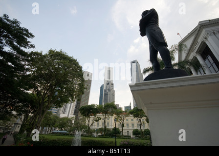 Statue de Sir Thomas Stamford Raffles Banque D'Images