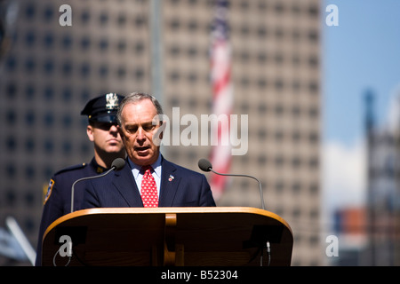 Le maire Bloomberg donne aux discours de clôture de 9-11-08 cérémonies. Banque D'Images