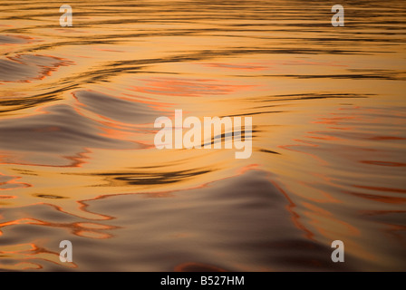 Lever du soleil reflétant les couleurs de la mer, l'Exuma, Bahamas Banque D'Images