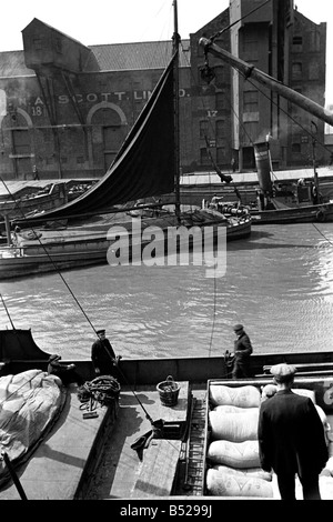 Scènes général et artisans dans et autour de Yorkshire prises par le photographe Humphrey Spender. Août 1936 OL301C-011 Banque D'Images