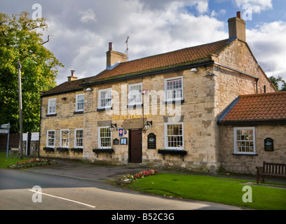 The Bay Horse Inn, un pub anglais traditionnel vieux dans Goldsborough, Nr Knaresborough, North Yorkshire, England, UK Banque D'Images