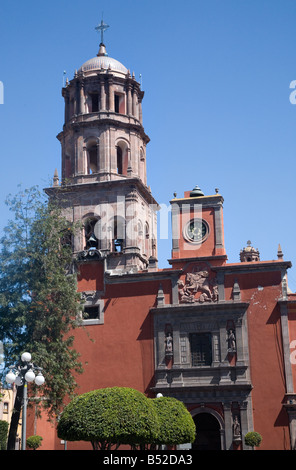 Temple de l'église San Francisco Queretaro Mexique à partir de la Plaza Banque D'Images