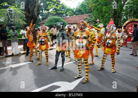 Puli Kali ( Tiger) Danse du Kerala, Inde Banque D'Images