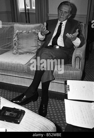 Kirk Douglas Avril 1987 à l'hôtel Grosvenor House fot daily mirror interview de Bill Marshall Banque D'Images