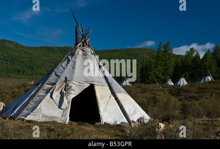 Tipi Tsaatan Mongolie du Nord de campement Banque D'Images